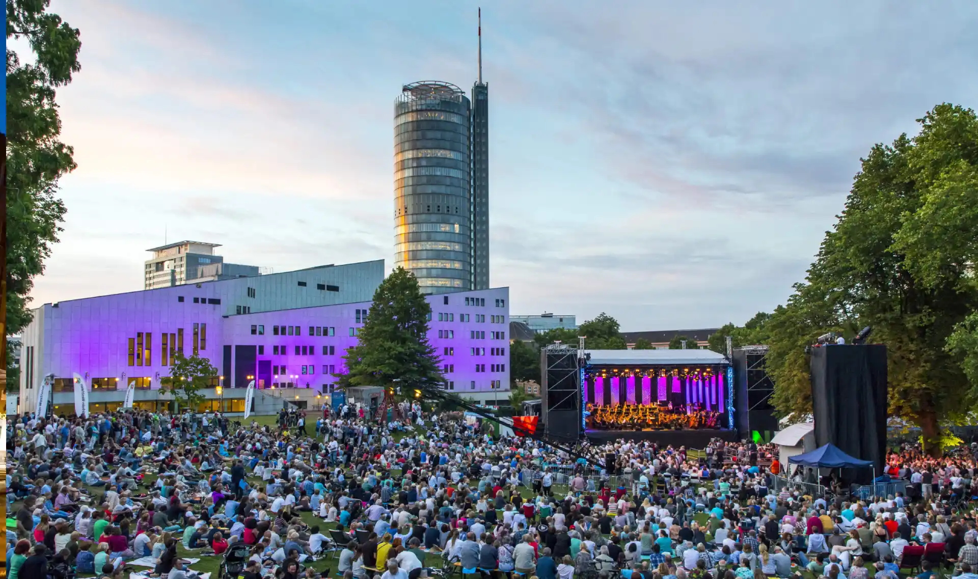 Open Air Konzert im Essener Stadtgarten Park, Sommerkonzert der Landesregierung, NRW-Sommernacht“ im Essener Stadtgarten, mit den Essener Philharmonikern,
